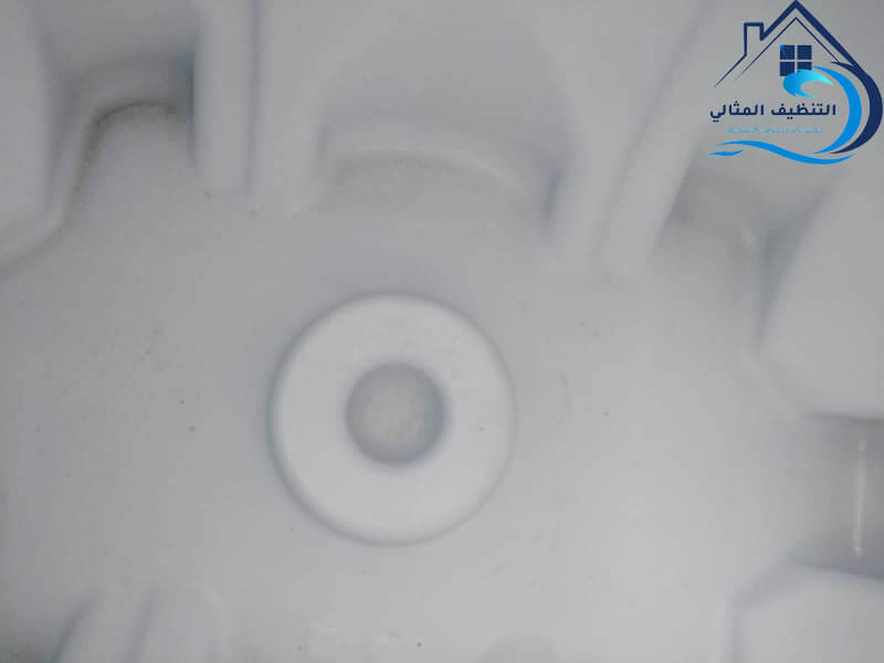 غسيل وتعقيم الخزانات