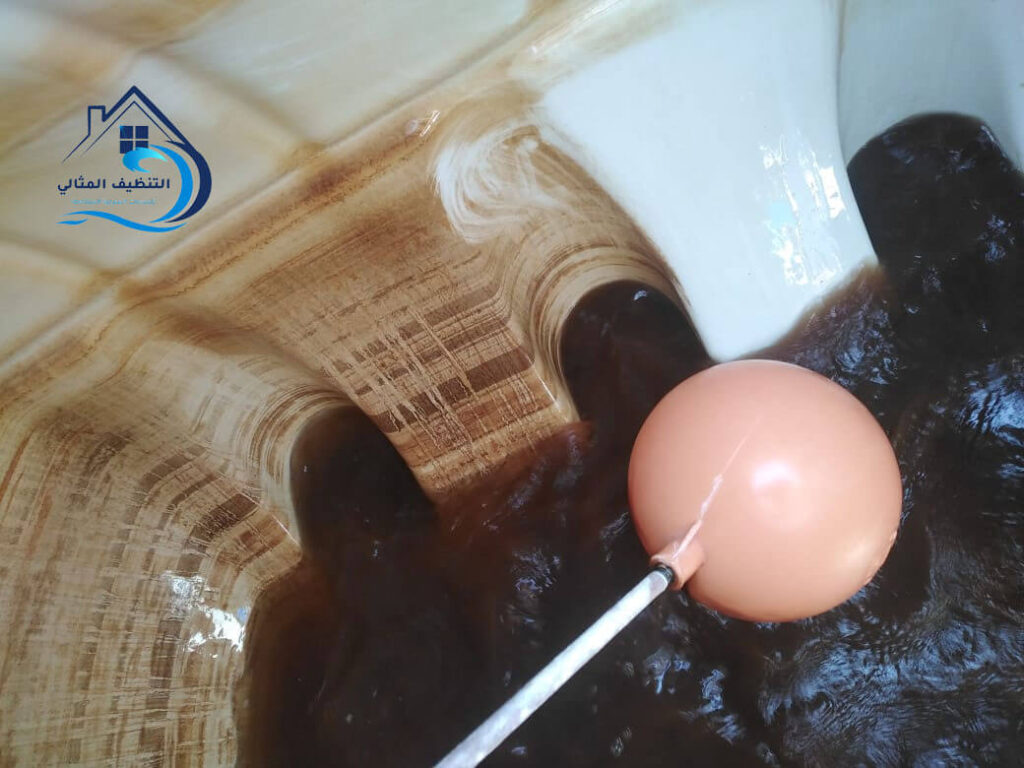 تنظيف خزانات المياه