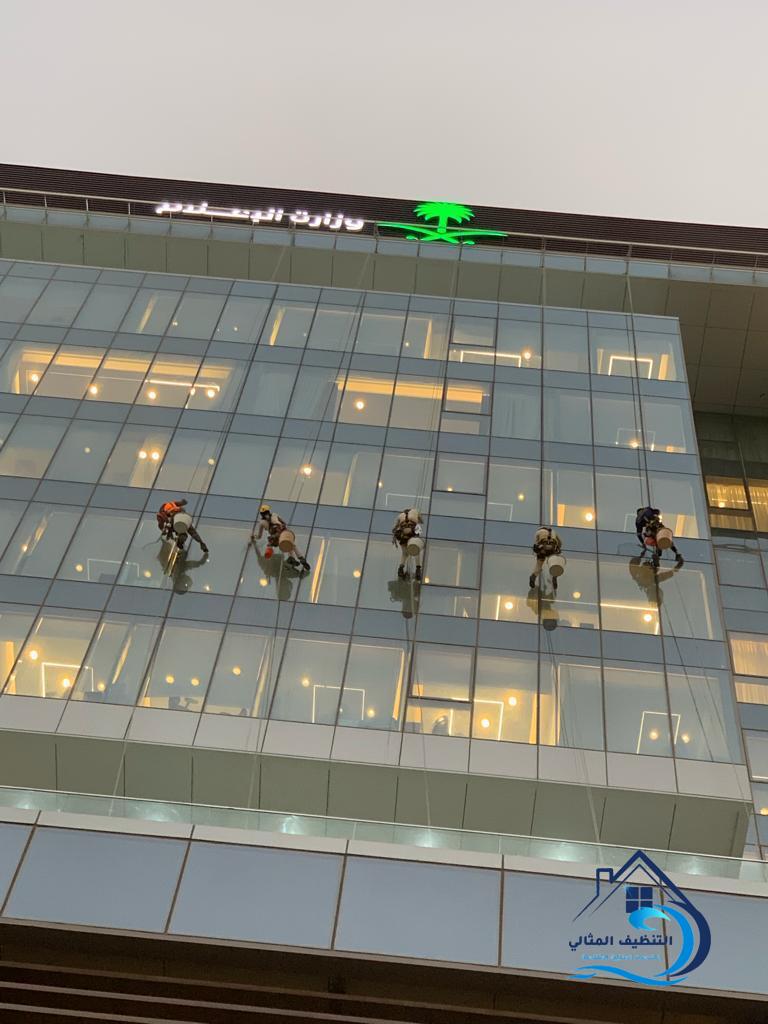 شركة تنظيف واجهات زجاج