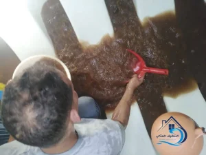 علامات الصدأ في خزان المياه